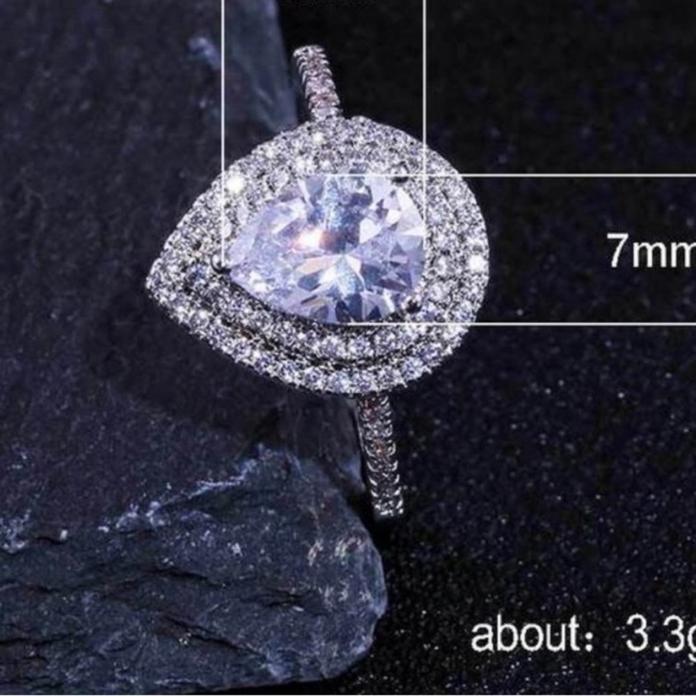 Dazzling Silver Teardrop Ring - image 2